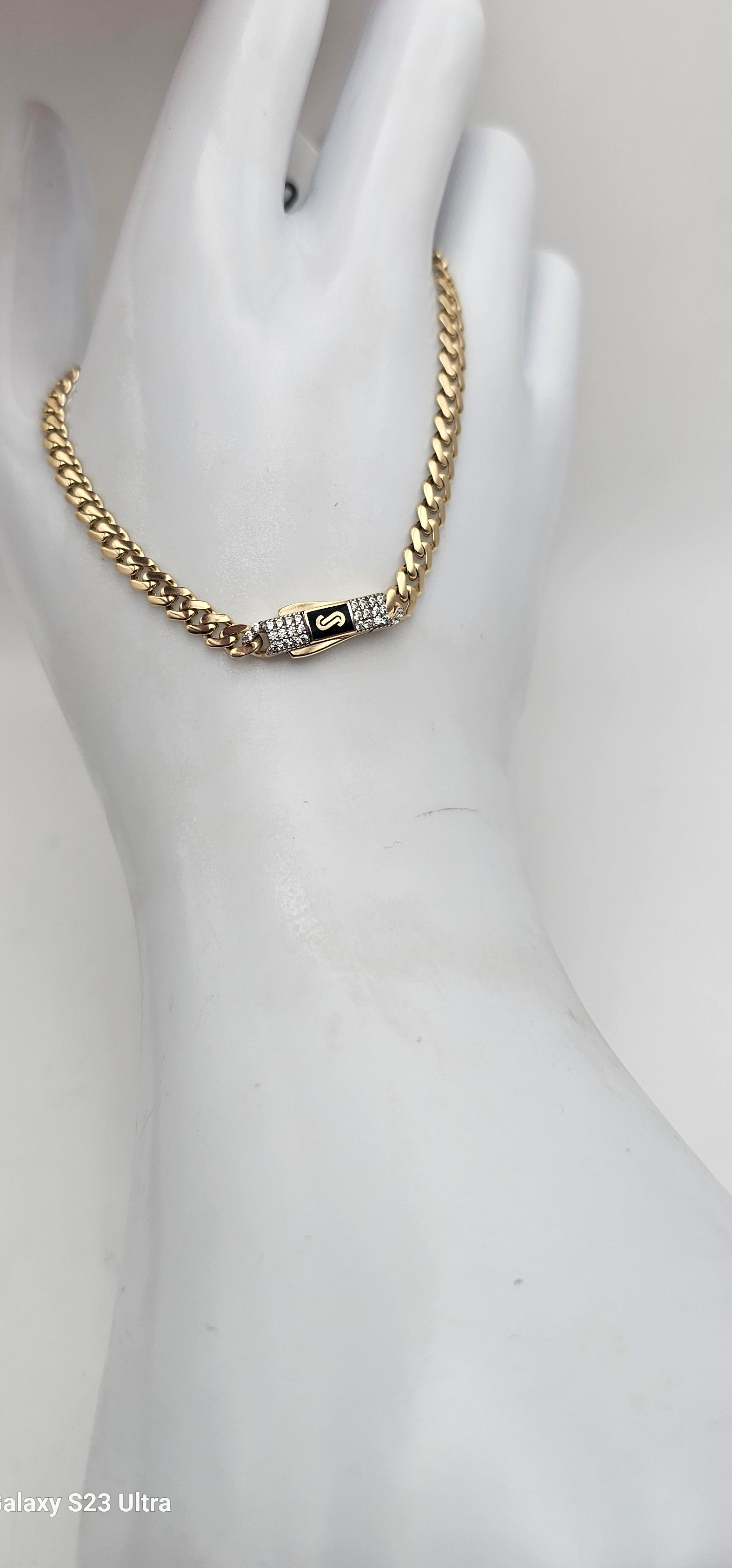 Monaco Chain 10 KT handle.