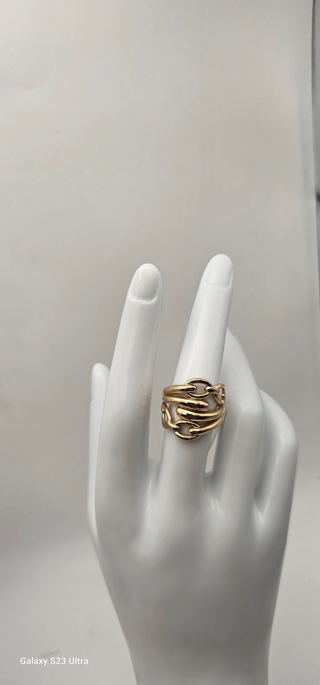 Beautiful ring 10 KT Zize 7