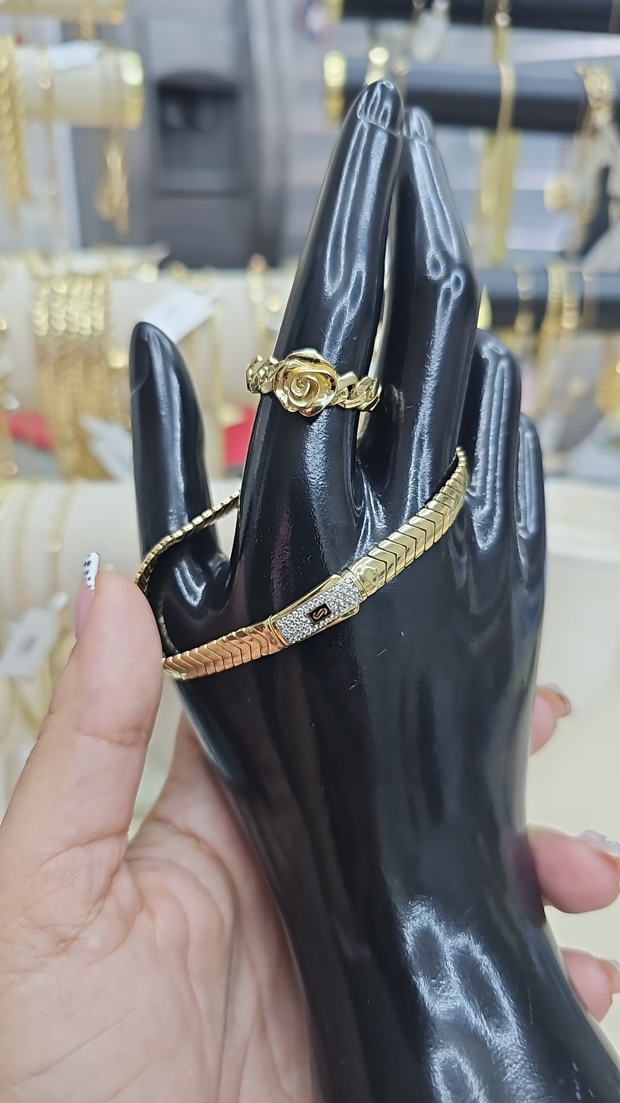Manilla y anillo